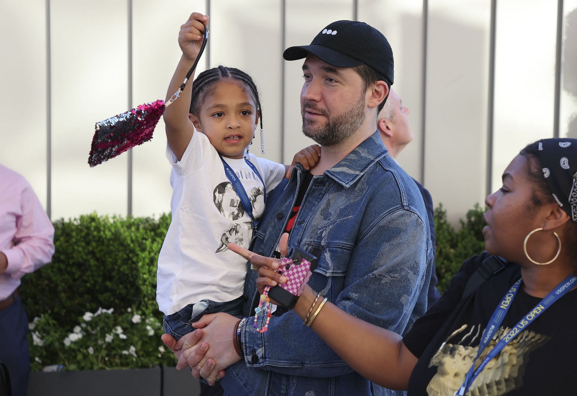 Serena Williams' husband Alexis Ohanian with their daughter Olympia at the 2022 US Open - Source: Getty